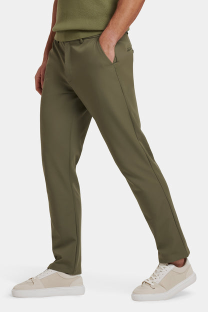 THE TECH PANTS LOOK SHARP