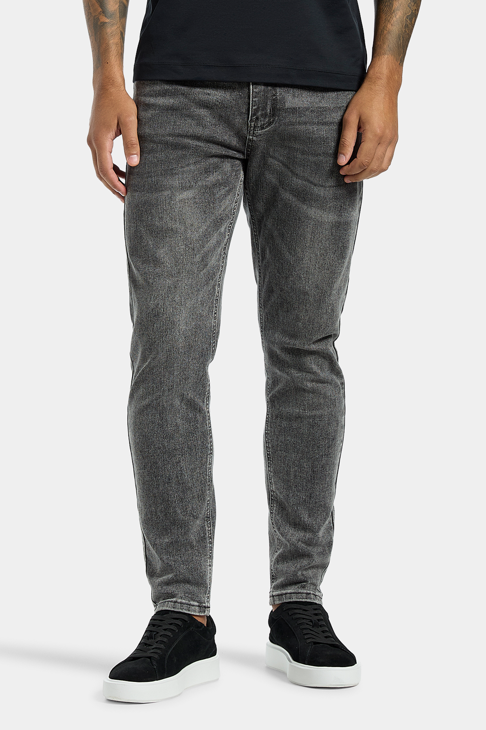 THE MATTEO SLIM JEANS